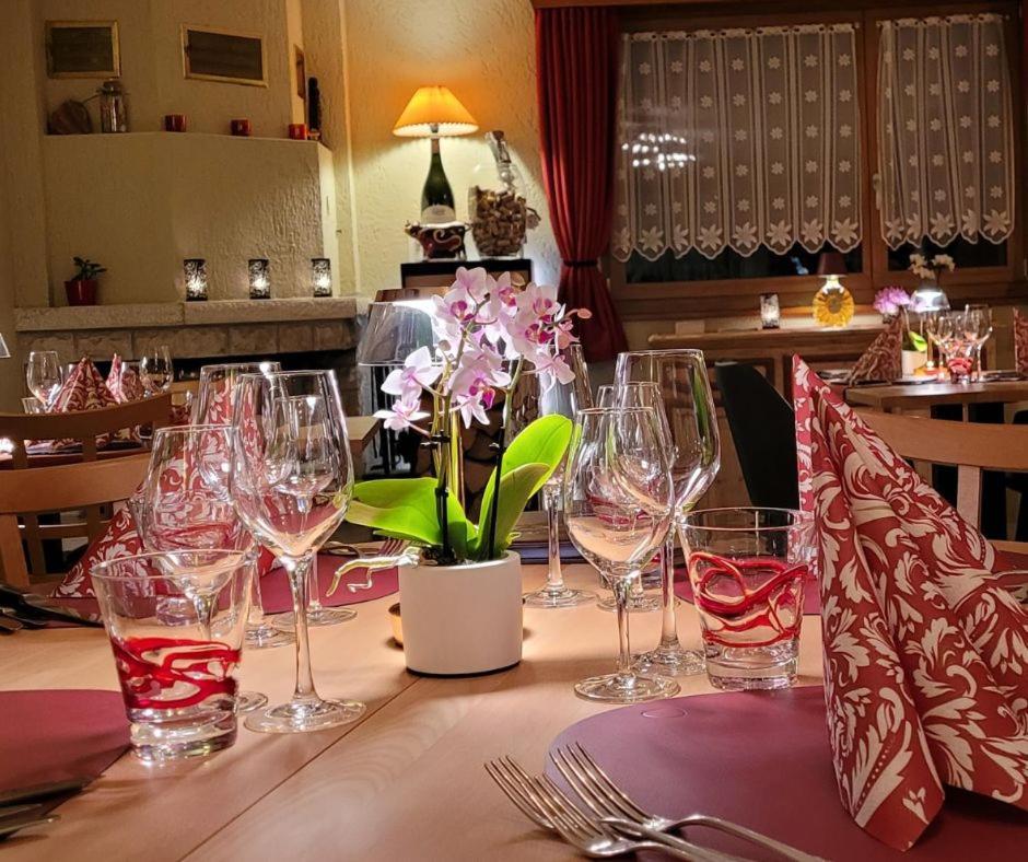 Reves Gourmands, Hotellerie & Gastronomie Vernayaz Εξωτερικό φωτογραφία